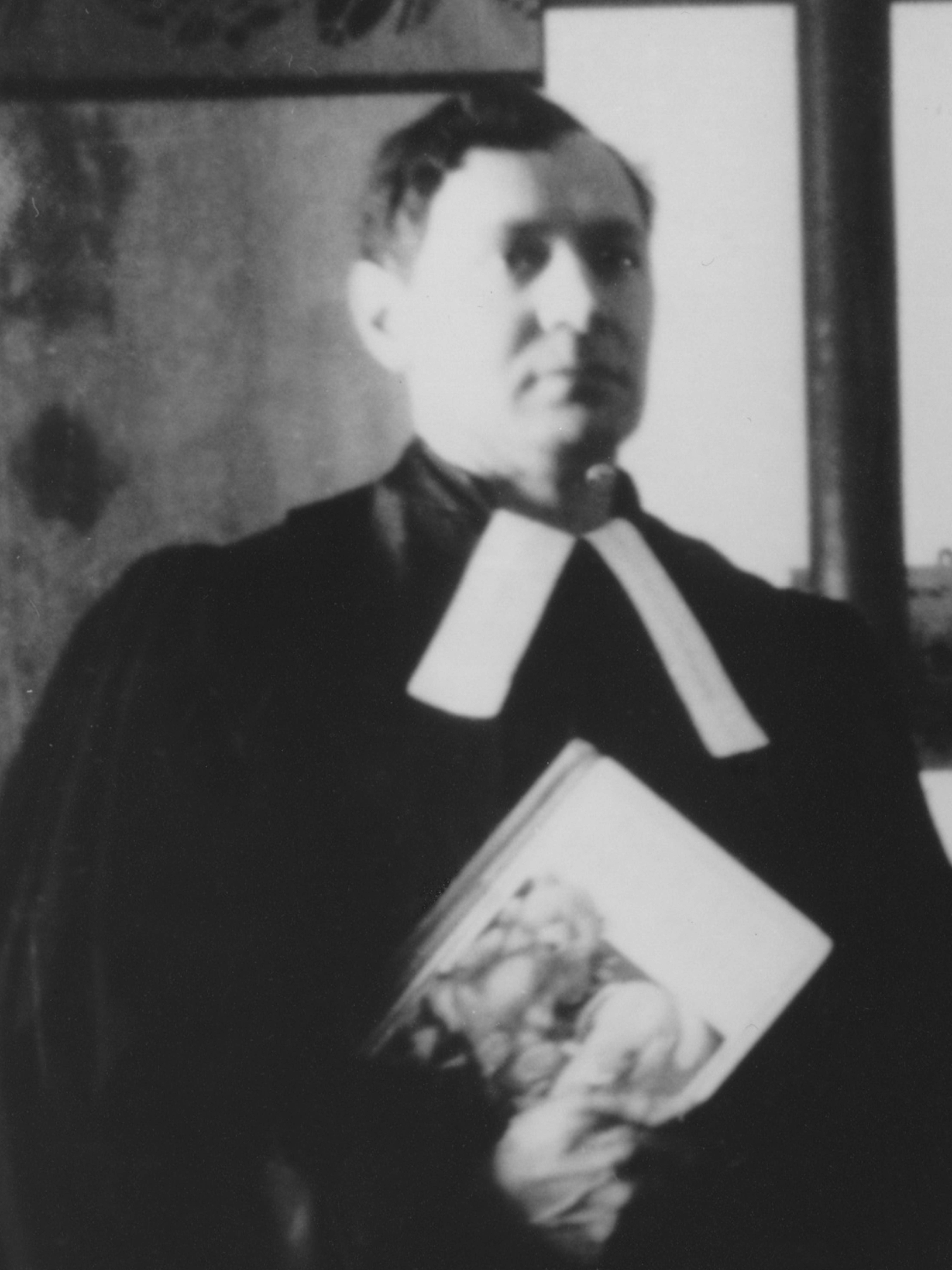 The co-pastor in Le Chambon and led the École Nouvelle Cévenole.